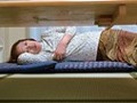 六十路隔世近親相姦6 〜祖母と孫とその友達〜 女学生だった頃の興奮が鮮明に蘇る 生中出し禁断交尾 沢村樹　サンプル画像03